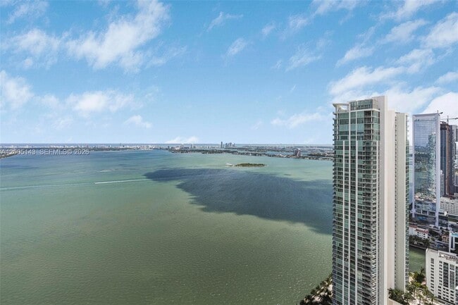 Building Photo - 650 NE 32nd St