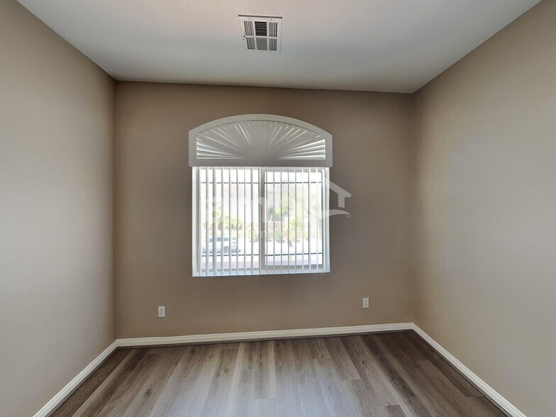 Building Photo - 10820 Canisteo St