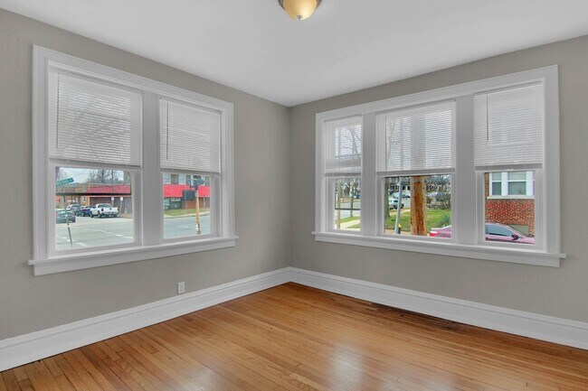 Building Photo - Incredible Super Studio