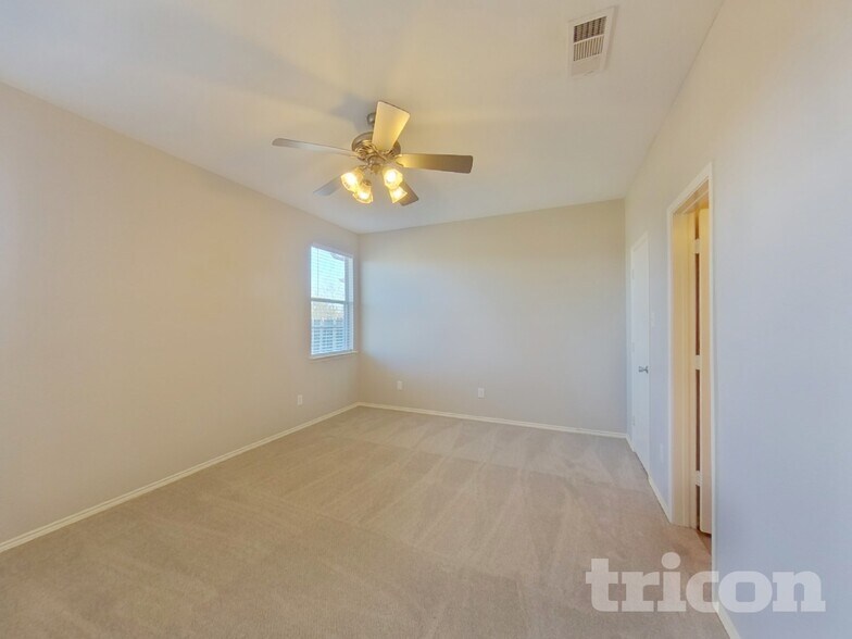 Building Photo - 925 Buffalo Springs Dr