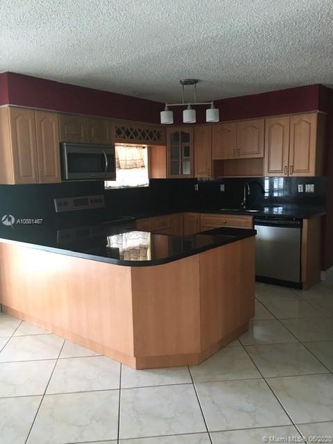 Building Photo - 5001 SW 96th Ave