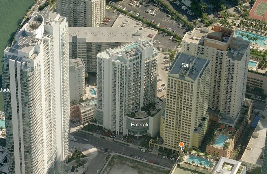 Building Photo - 170 SE 14th St