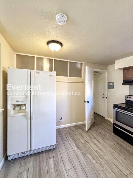 Building Photo - 1345 Xanadu St