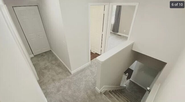 Building Photo - 2831 Lake Forest Dr