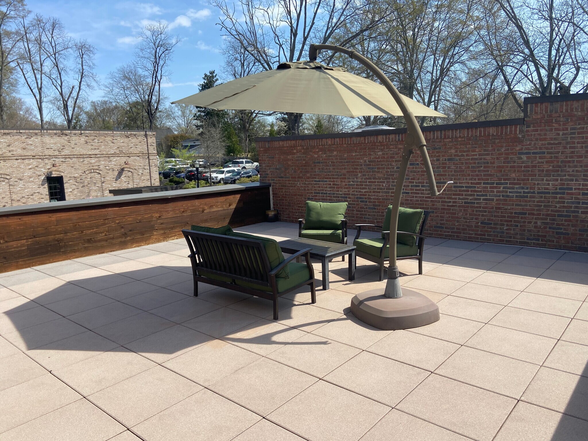 900 sq ft Rooftop Terrace - 15 Barnes St