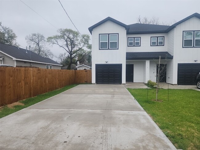 Building Photo - 6719 Roanoke St