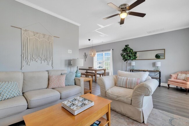 Building Photo - Updated coastal townhome- fully furnished!