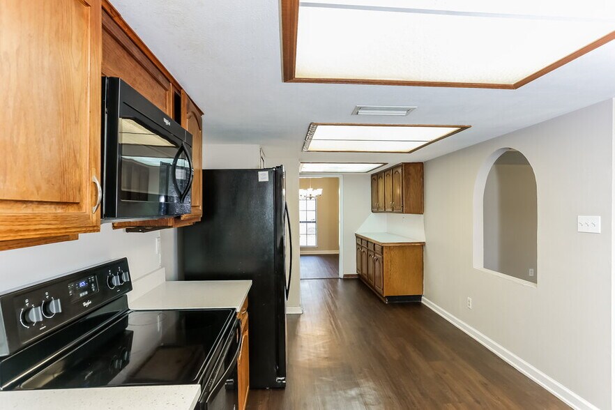 Building Photo - 1921 Wilderness Trail