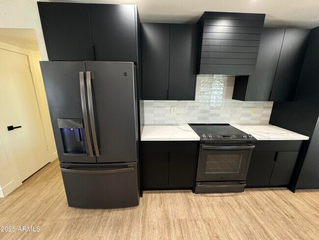 Building Photo - 2115 S Stanley Pl