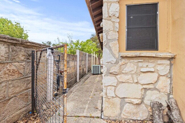 Building Photo - Special Offer: Get $300 OFF your first month’s rent!