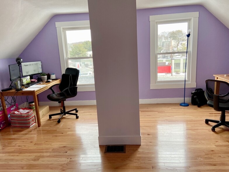 Building Photo - 5 Sheridan Cir