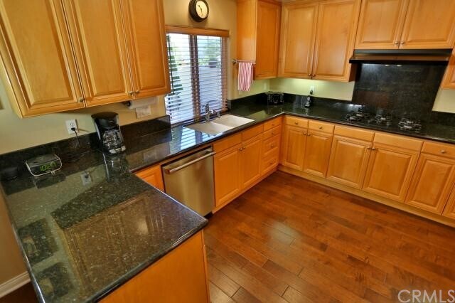 Building Photo - 322 5th St