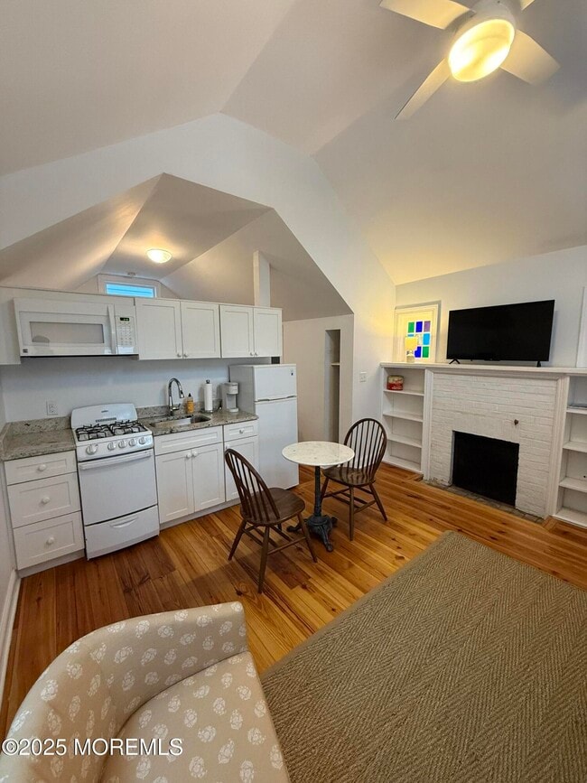 Building Photo - 77 Abbott Ave