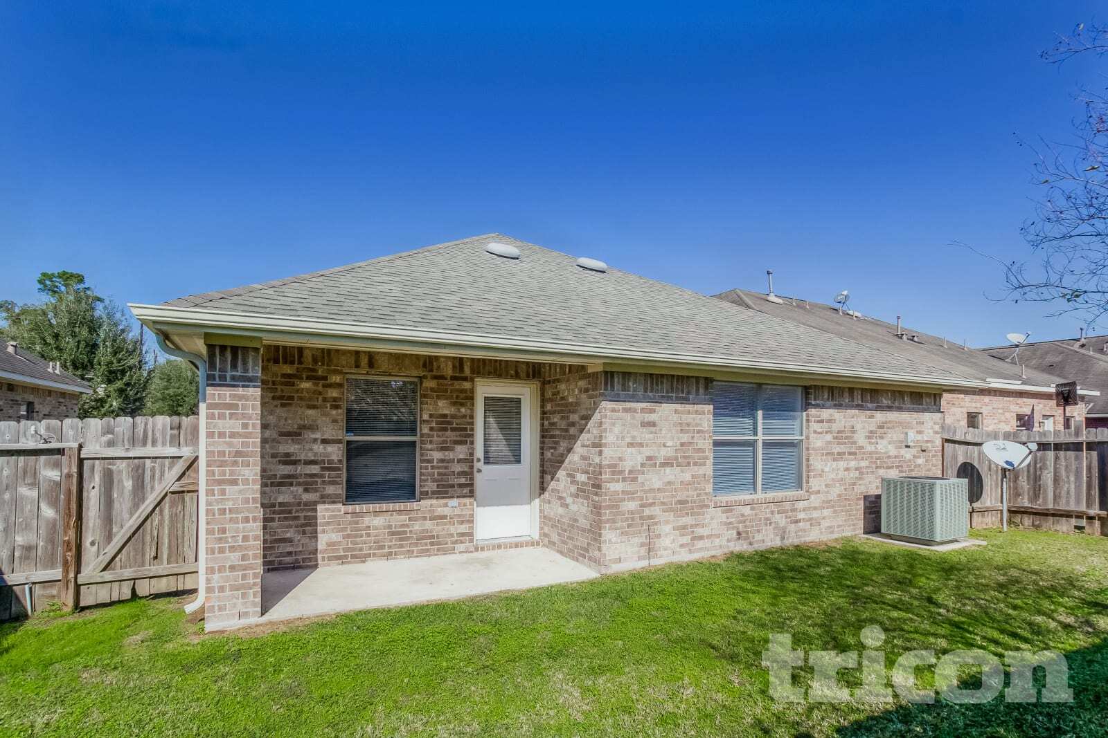 Building Photo - 10338 Whisper Bluff Dr