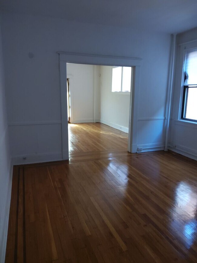 Building Photo - 2111 Park Ave