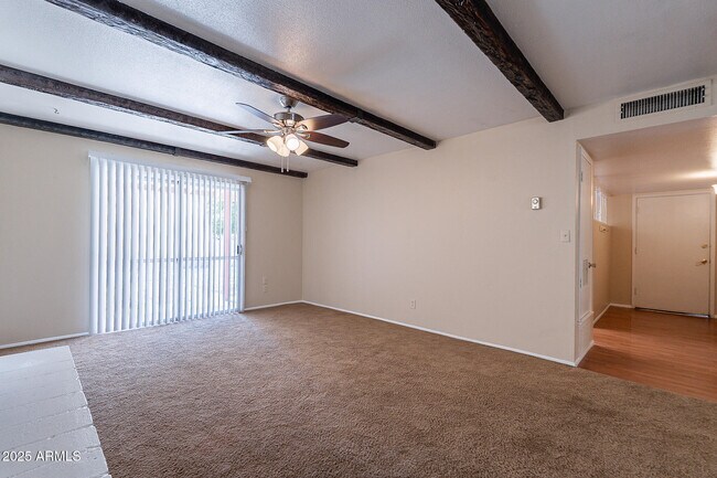 Building Photo - 2808 S Terrace Rd