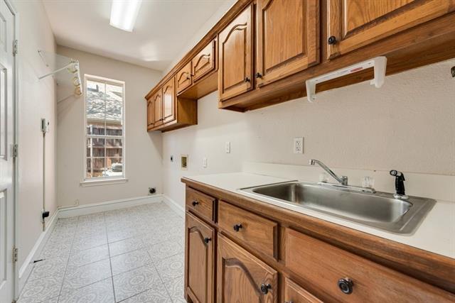 Building Photo - 608 Hawthorn Cir