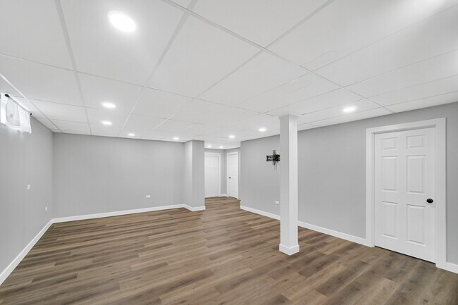 Building Photo - 310 Cornwall Cir