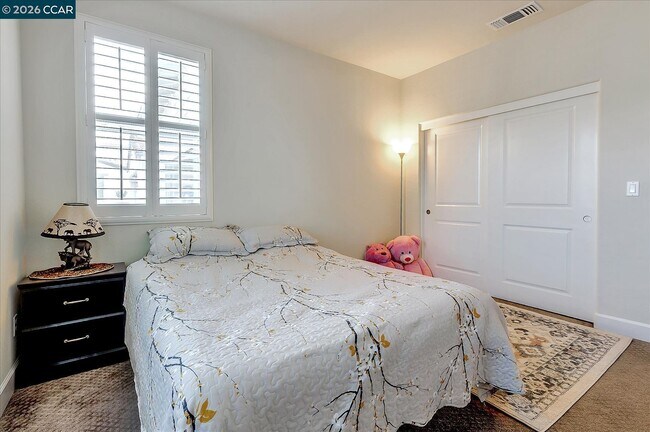Building Photo - 582 Mandevilla Dr