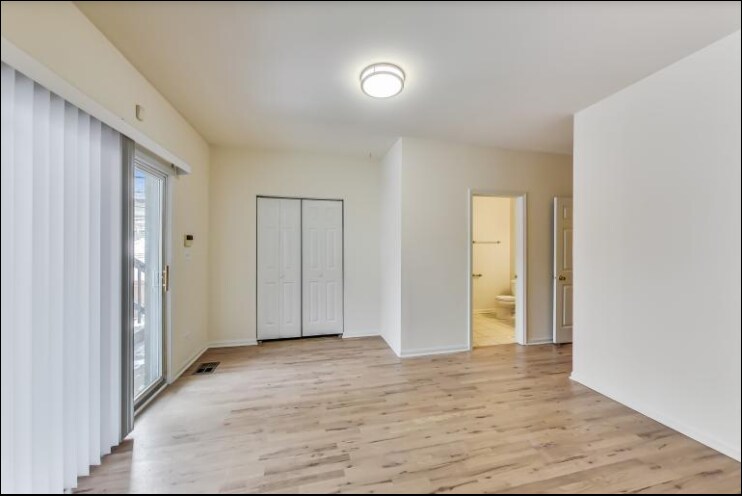 Building Photo - 2817 N Damen Ave