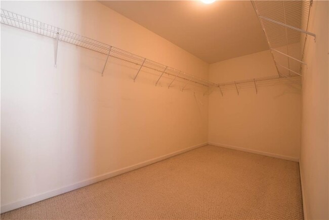 Building Photo - 3733 Roxtree Trace Dr NE