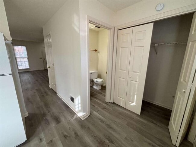 Building Photo - 5296 Weyden Trail