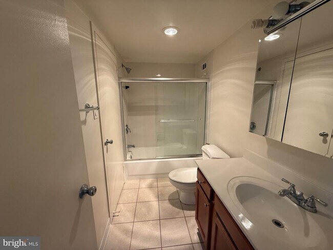 Building Photo - 5225 Pooks Hill Rd