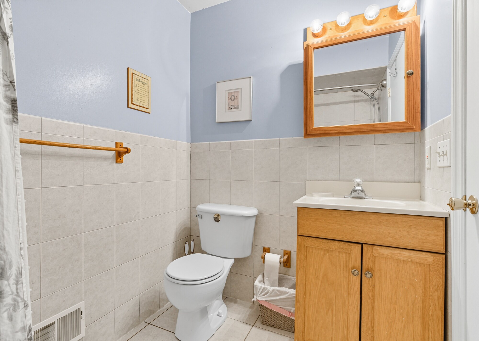 Bathroom 1 - 283 Orange St