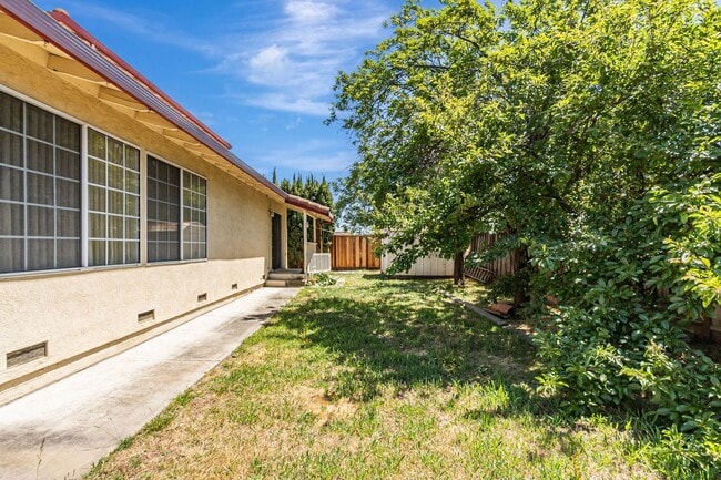 Building Photo - Spacious 4-Bedroom Home in Prime Milpitas