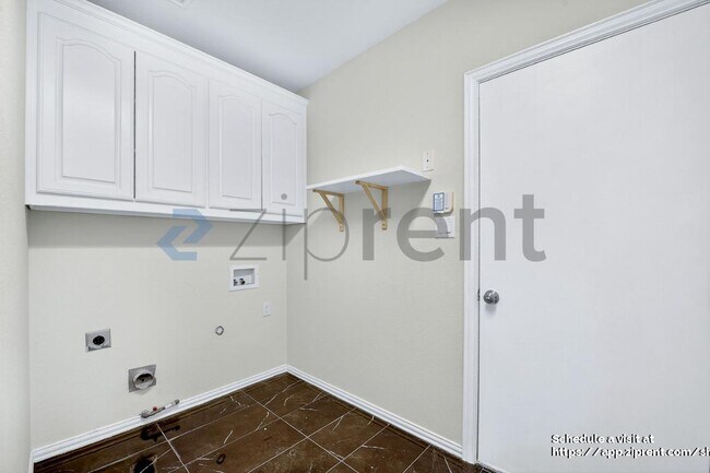 Building Photo - 4633 San Marcos Way