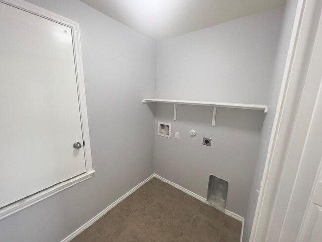 Building Photo - 5813 Knoll Pines Pass