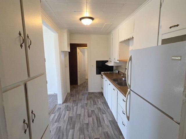 Building Photo - 108 E Montcalm St