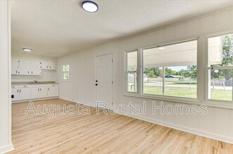 Building Photo - 1908 Wylie Dr