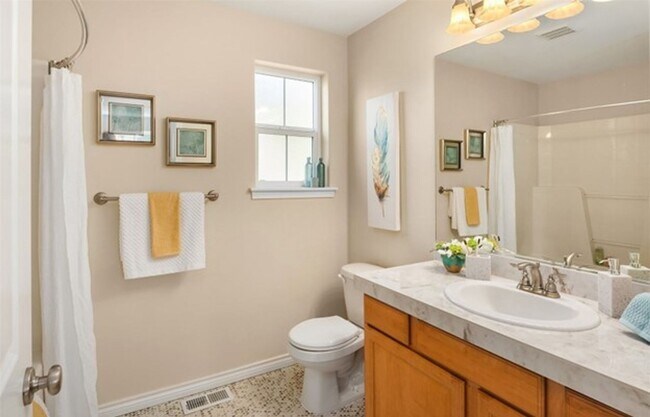 Building Photo - Impeccably Maintained and Wonderfully Updated Kenmore Home with 3 Bed and 2.5 Bath