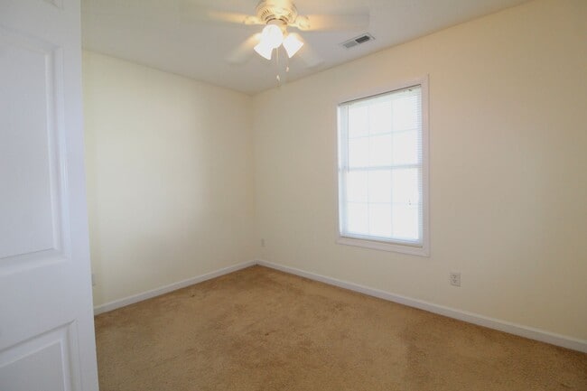 Building Photo - 120 Hollen Mill Ct
