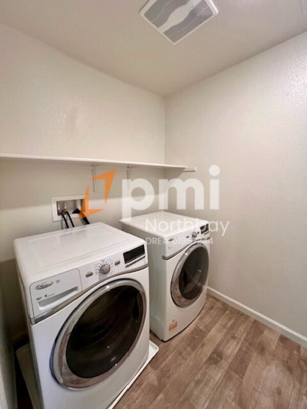 Building Photo - 1476 Descanso Ln