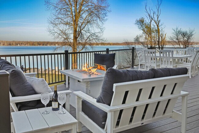 Building Photo - 222 Grouse Dr