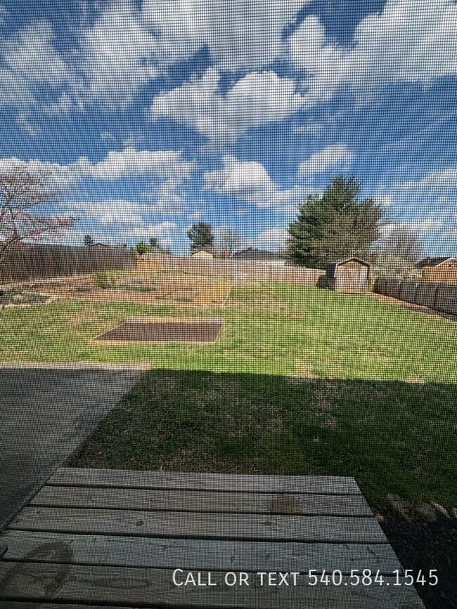 Building Photo - 3615 Ellen Dr