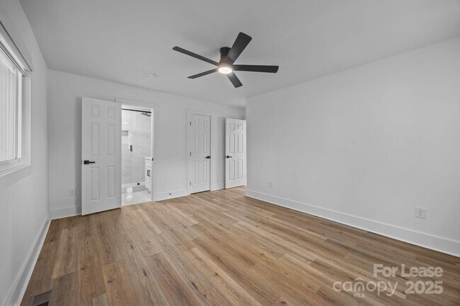 Building Photo - 8625 Cedarbrook Dr