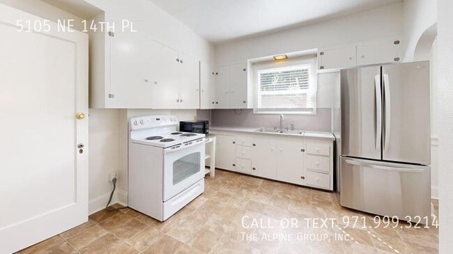 Building Photo - 5105 NE 14th Pl