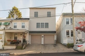 Building Photo - 535 Gerhard St