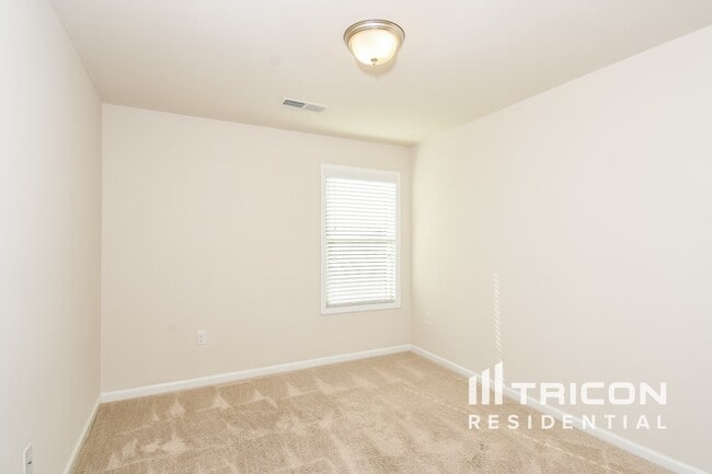 Building Photo - 443 Ireland Ln