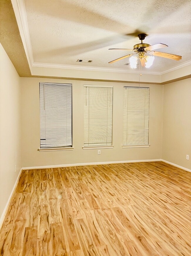 Building Photo - 3759 Heritage Colony Dr