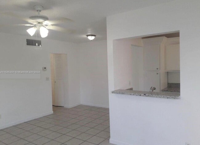 Building Photo - 2219 Polk St