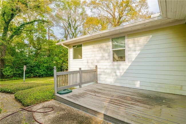 Building Photo - 324 Dalewood Dr