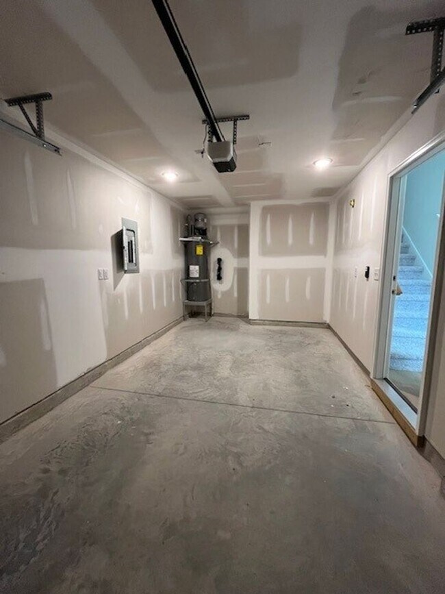 Building Photo - 5086 Northstar Dr