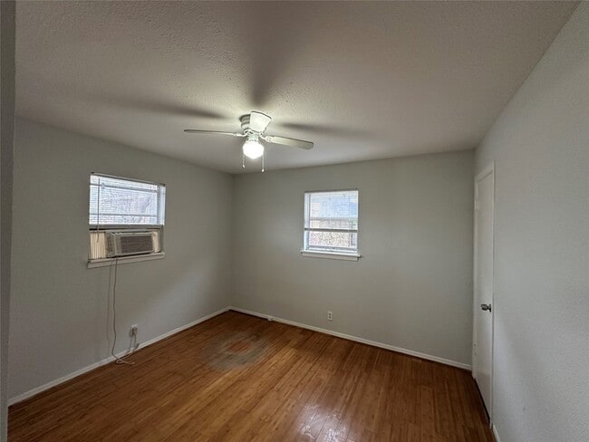 Building Photo - 4911 Delano St