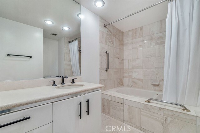 Building Photo - 850 E Ocean Blvd