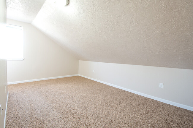 Building Photo - Four bedroom home available soon in NW Minot.