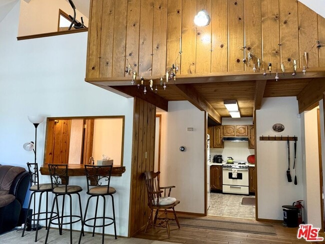 Building Photo - 701 Pinnacle Dr